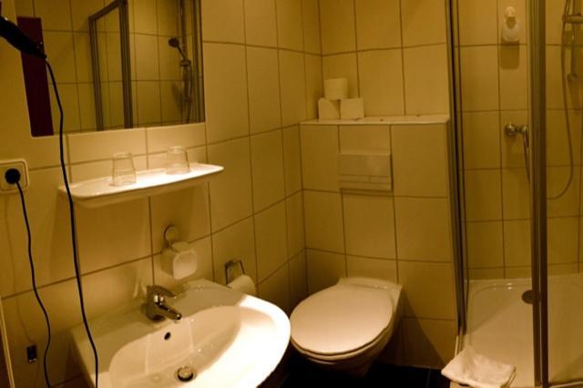 Hotel Roter Kater Kassel Quarto foto